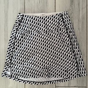 Nike Black and White Geometric Athletic Skort